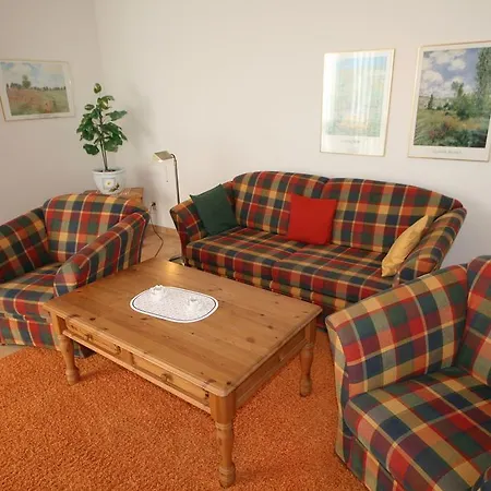Ferienwohnung 01 Mit Terrasse - Strandstrasse Baabe